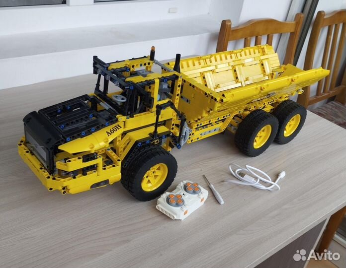 Mould King 17010 Самосвал. Аналог Lego 42144 Volvo