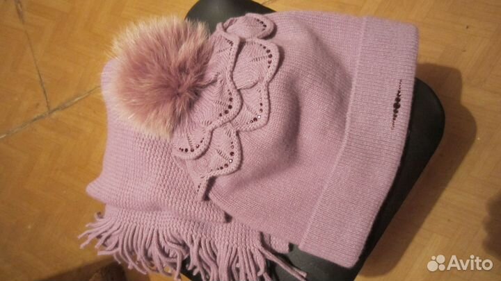 Женский комплект из двух вещей- шапка и шарф