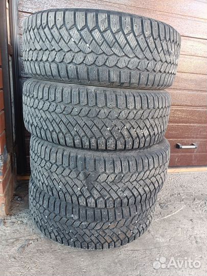 Gislaved Nord Frost 200 235/55 R18 104T