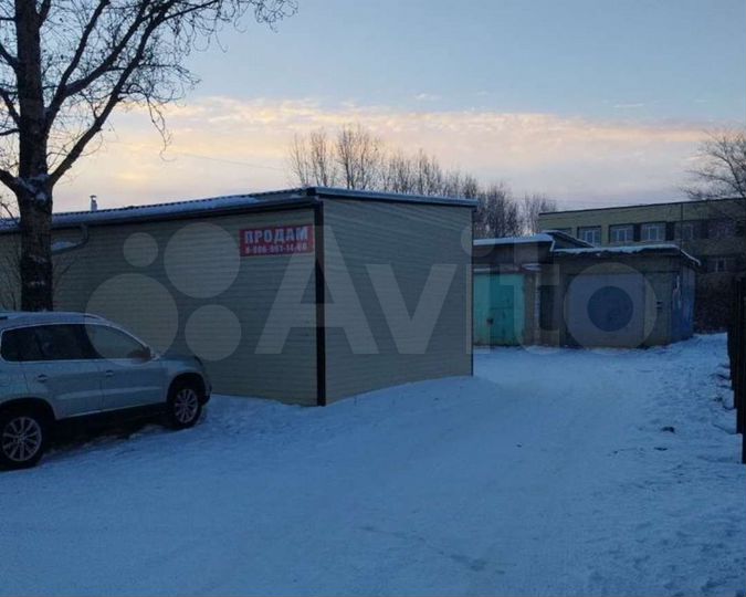Гараж, > 30 м²