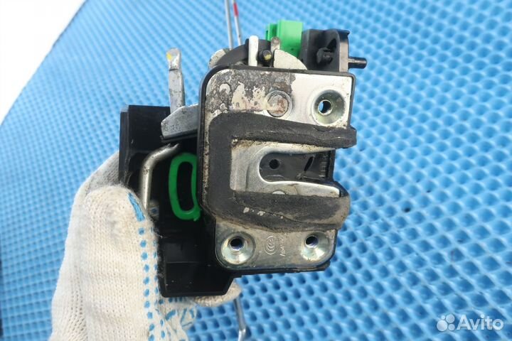 Замок двери задней правой Hyundai Solaris 1