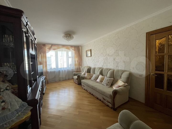 4-к. квартира, 82 м², 7/10 эт.