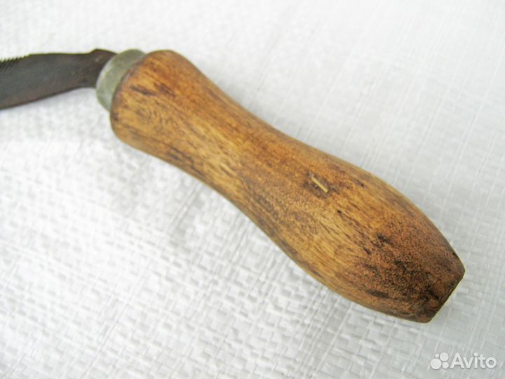 Серп для косьбы травяных растений. Сделано в СССР