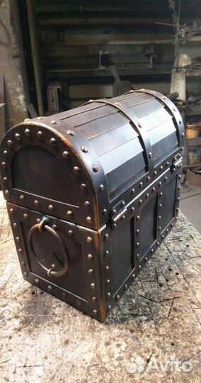Сундук стальной подарочный кованый