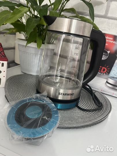 Чайник электрический Starwind SKG - 3081