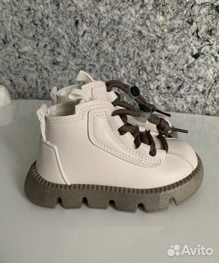 Новые ботинки 23 размер