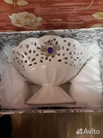 Ваза для фруктов на ножке