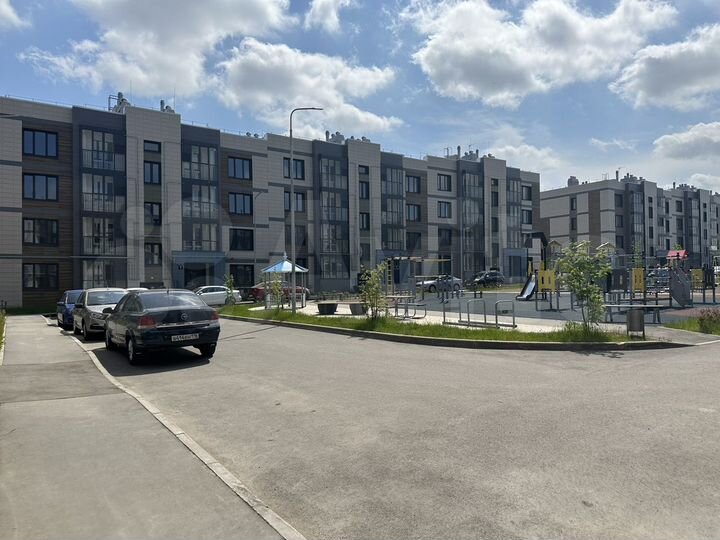 2-к. квартира, 52 м², 2/4 эт.