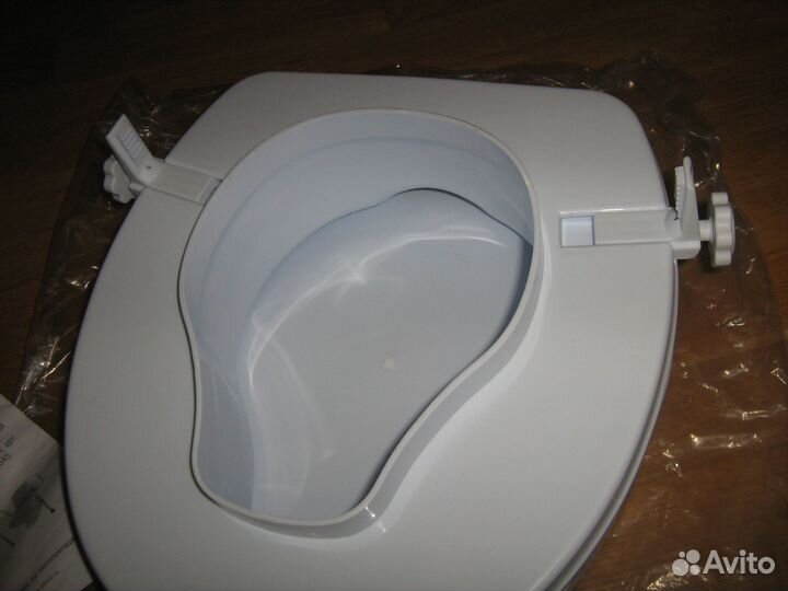 Насадка на унитаз после операции или для инвалидов