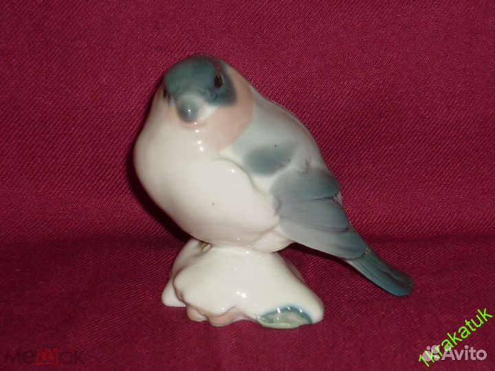 Птица снегирь. лзфи, скульптор сморгон