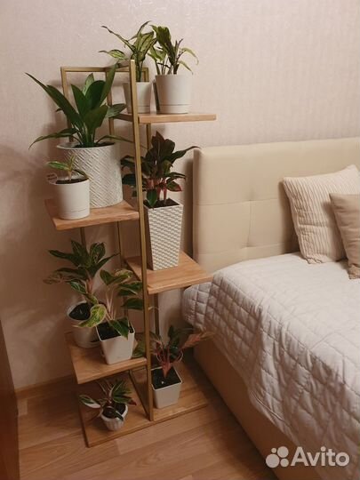 Подставка - стеллаж для цветов