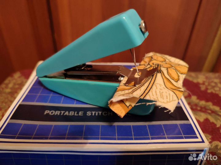 Ручная швейная машинка Лугань