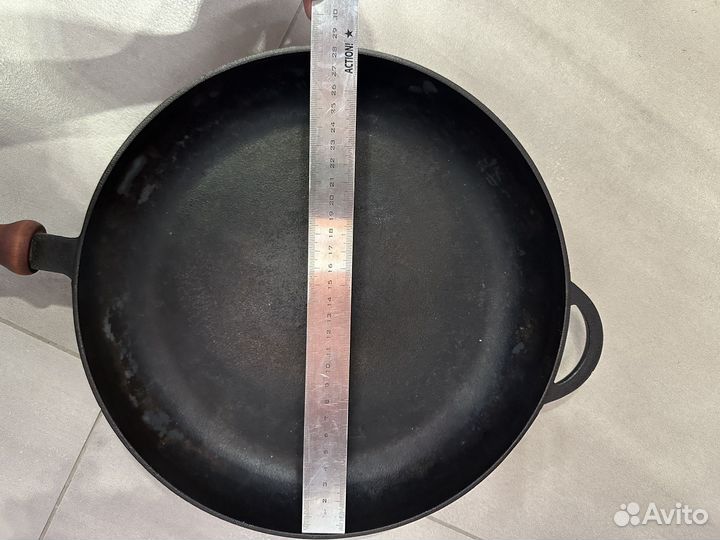 Чугунная сковорода