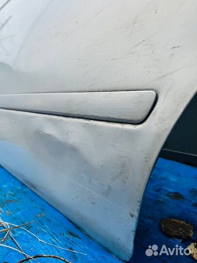 Двери Nissan avenir