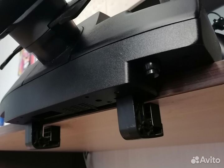 Руль Logitech Momo Racing 900