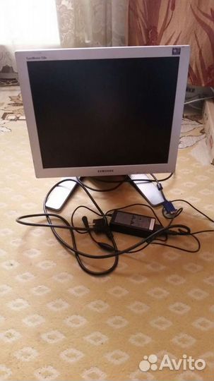 Монитор Samsung