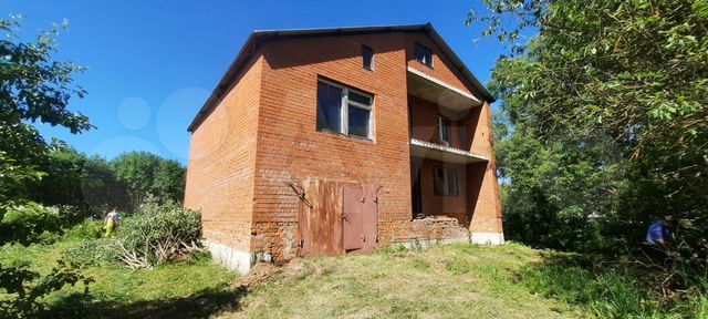 Дом 266,8 м² на участке 19,6 сот.