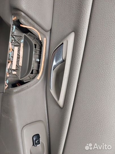 Дверь левая передняя Volvo XC90