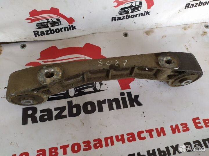 Кронштейн редуктора Mercedes Vito W639 2.1D 2009