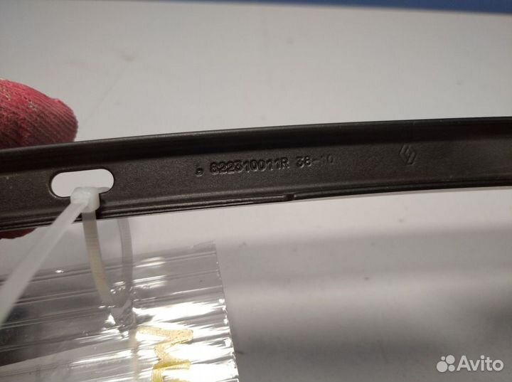 Направляющая стекла задней левой двери Renault Meg