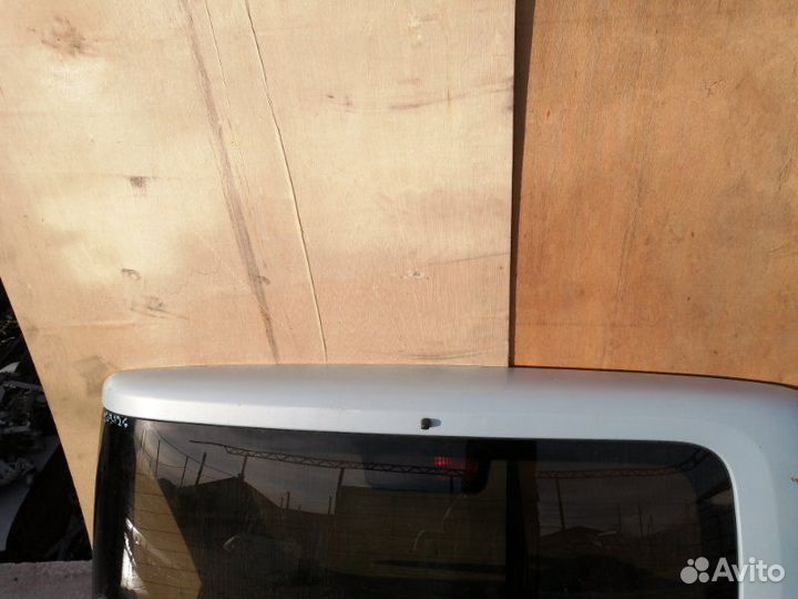 Дверь багажника Nissan Cube Z11