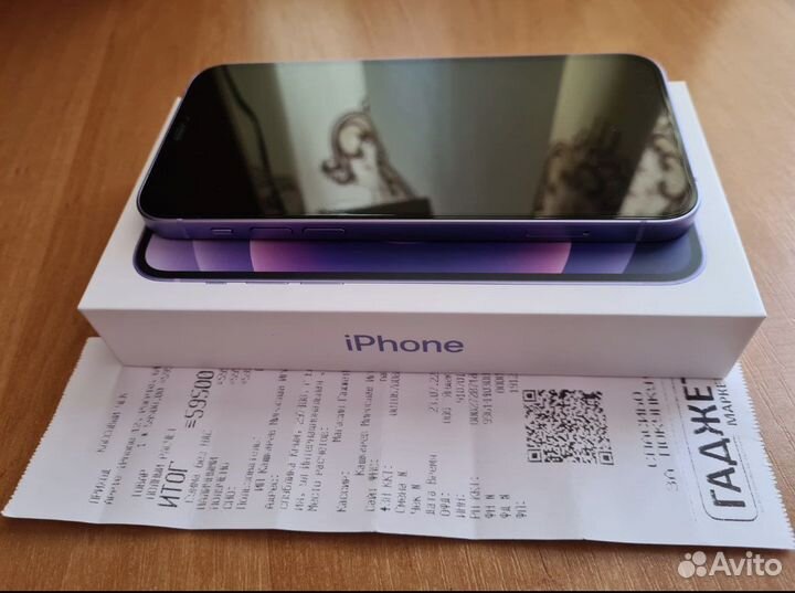 iPhone 12, 64 ГБ