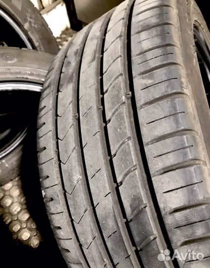 Kumho Ecsta HS51 235/45 R17 97