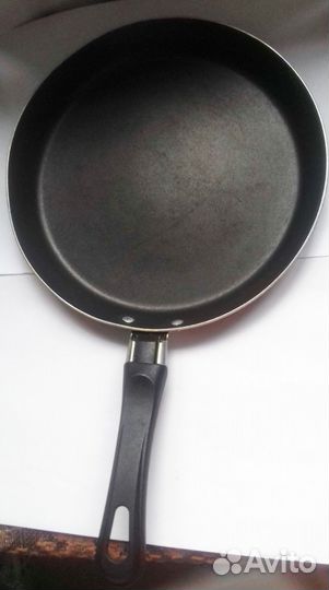 Сковорода с антипригарным покрытием