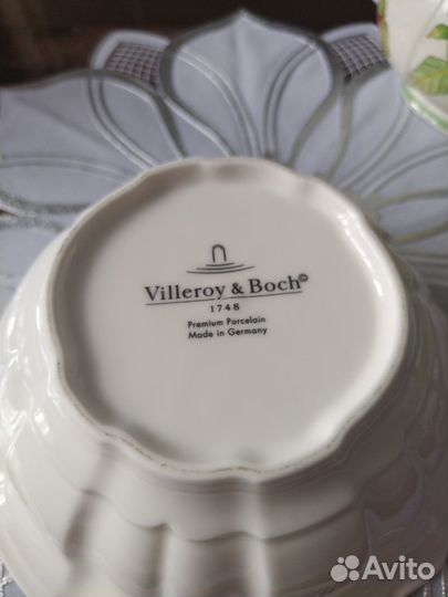 Фарфор, чайник и салатник