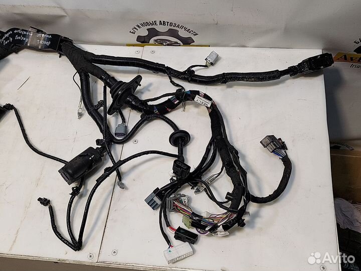 Проводка моторного отсека Geely Coolray