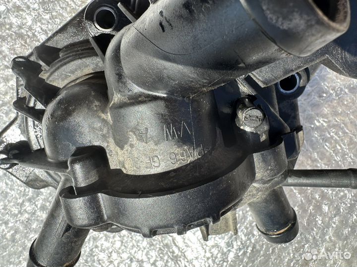 Помпа термостат на golf 7