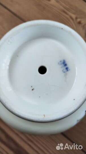 Антикварный цветочный горшок