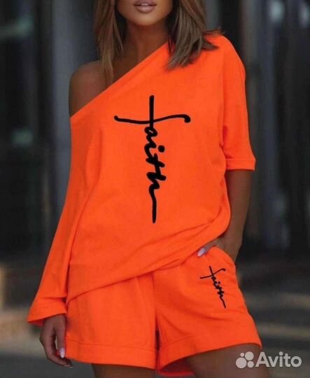 Костюм спортивный