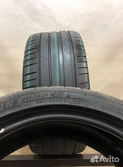 Michelin Pilot Sport 4 255/35 R19 96Y