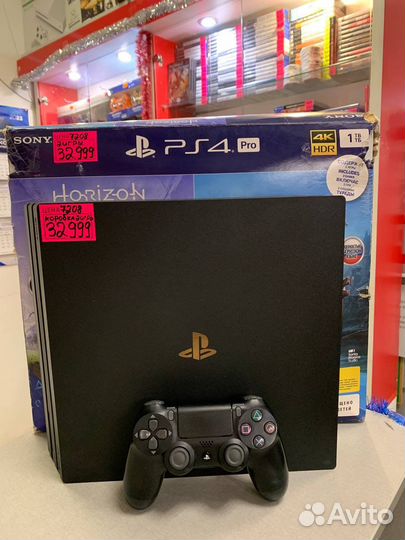 Sony PS4 PRO 7208 + 2 игры заводской комплект