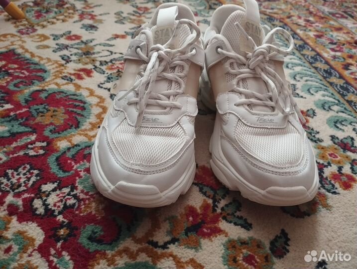 Кроссовки женские 36 размер