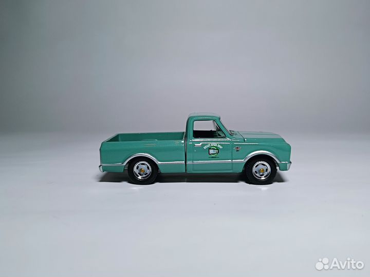 Модель 1/64 Chevrolet C10 1967 Greenlight