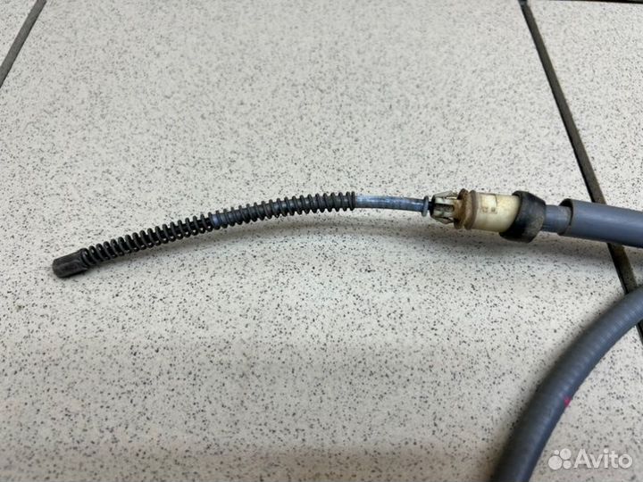 Трос стояночного тормоза Renault Logan K7MA812 1