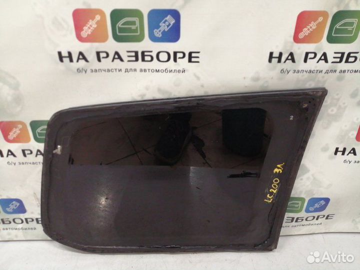 Форточка в крыло задняя левая Toyota Land Cruiser