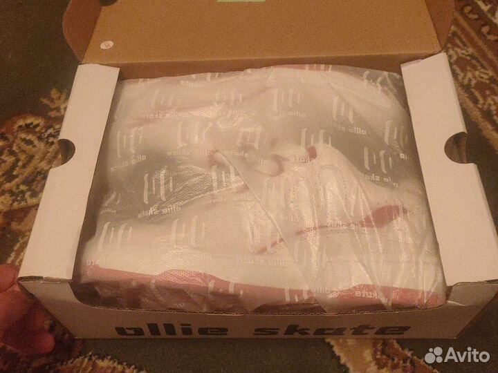 Дутыши ollieskate на руках