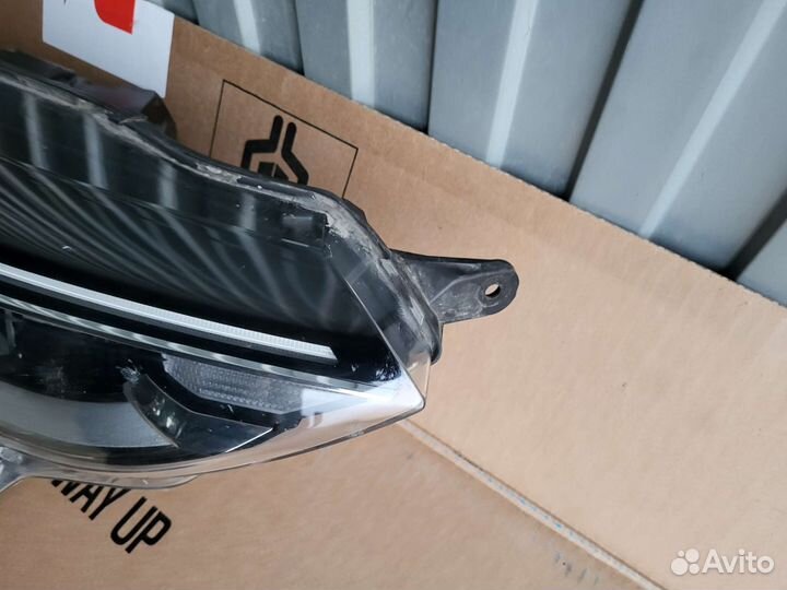 Renault arkana фара правая led