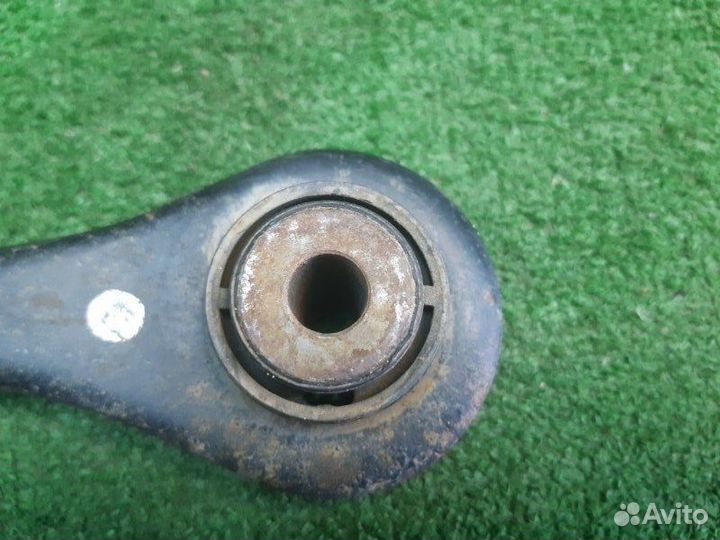 Рычаг поперечный задний Mazda 3 2003-2006