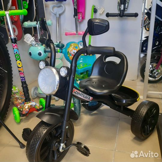 Трехколесный велосипед