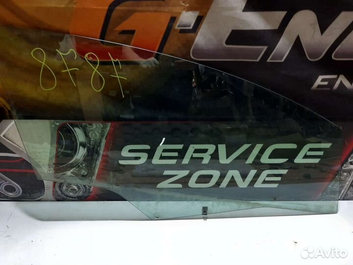 Стекло передней правой двери Citroen C4