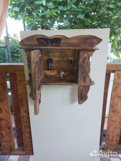 Ключница полка из дерева