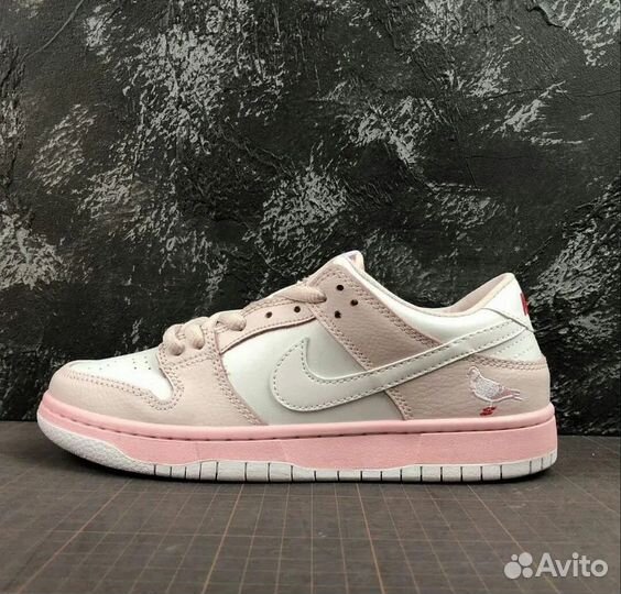 Кроссовки Nike SB Dunk Low Pink Pigeon