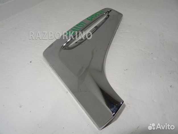 Накладка двери передней левой