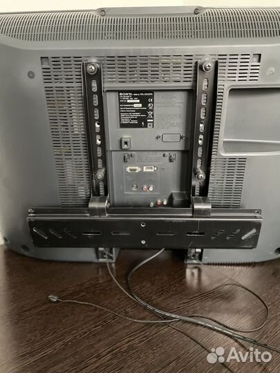 Телевизор sony bravia + Приставка + кронштейн