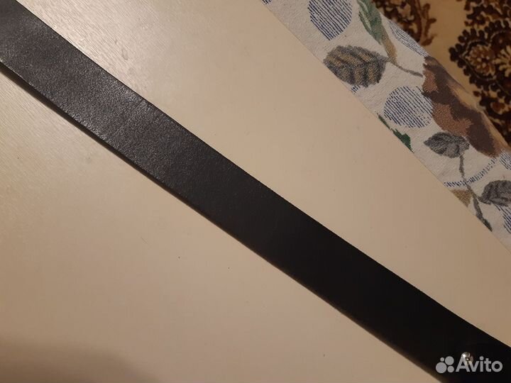 Кожаный ремень красивый