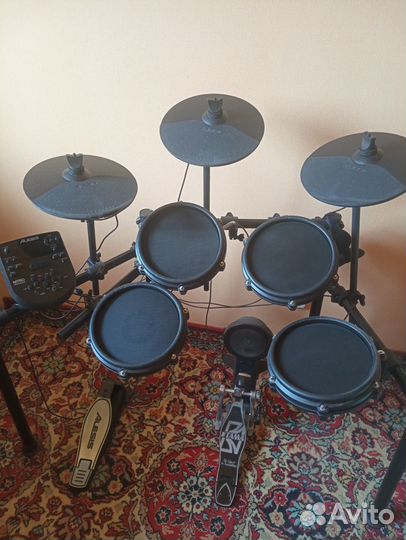 Барабанная установка Alesis Nitro Mesh Kit